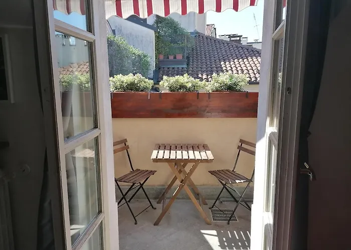 Sui Tetti Di - Centro - Piazza Castello Lägenhet